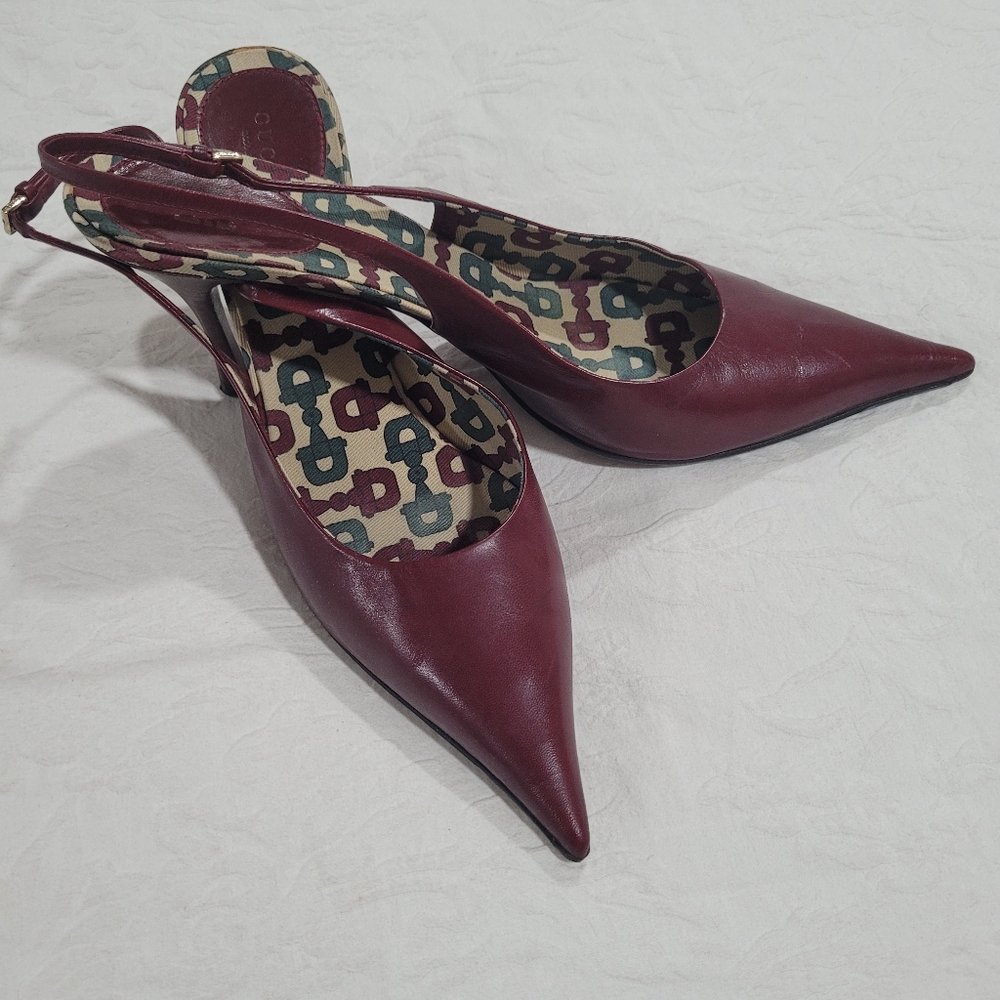 Gucci sling-back in Burgundy color. Size 11